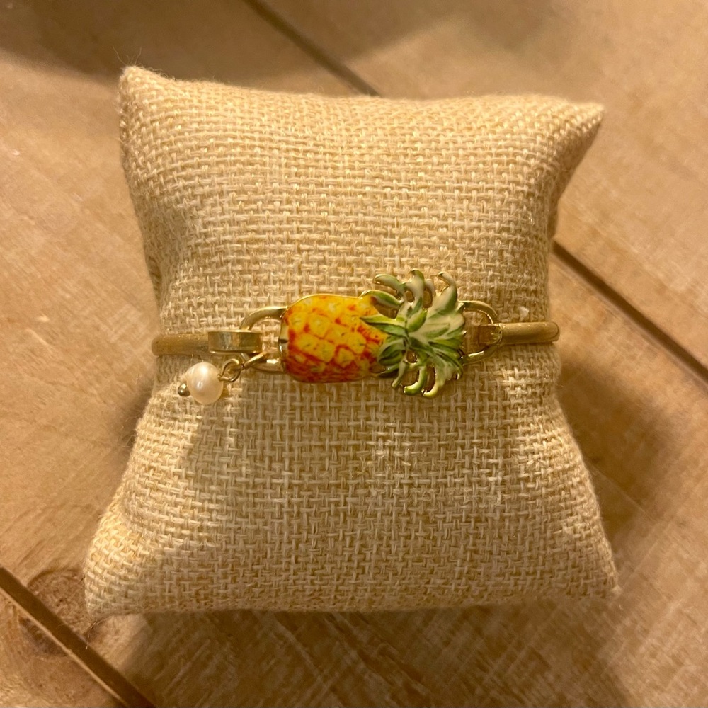 Pineapple gold bangle